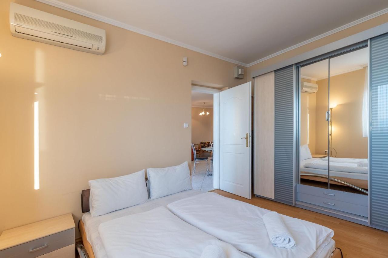 Kek Hullam Apartman By Bltn Siofok Exterior photo