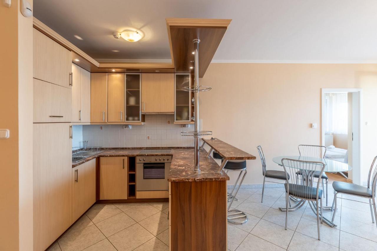 Kek Hullam Apartman By Bltn Siofok Exterior photo